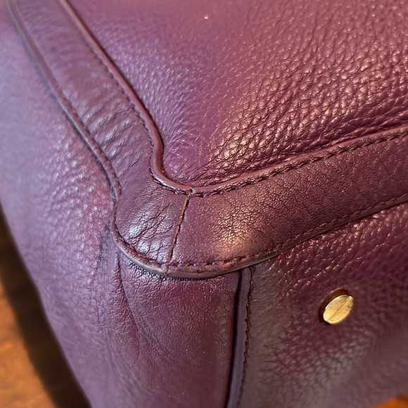 Tory Burch  purple leather shoulder bag  satchel 2 exterior pockets  Goldtone HW - Picture 13 of 17